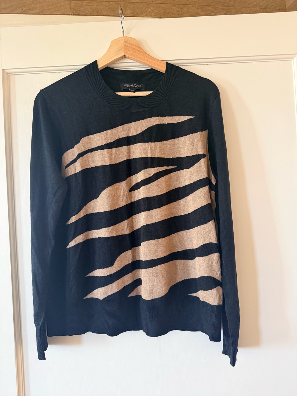 Banana Republic Black Silk-Cashmere Crewneck Sweater